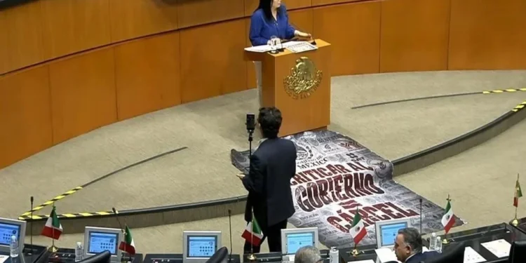 Las bancadas opositoras coincidieron en advertir que se pone en riesgo la libertad de expresión