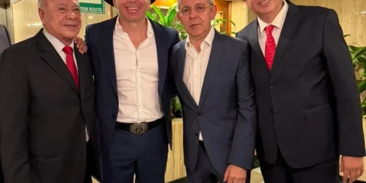 "Lord Lamborghini" presume reunión con Rosa Icela Rodríguez