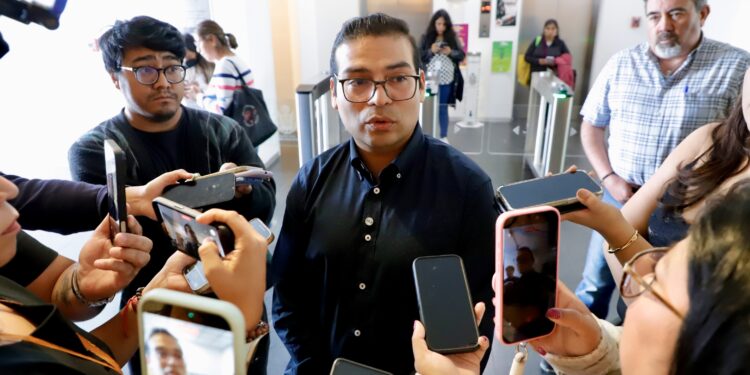 Martín Arango revela que Luis Nava consultó a Mauricio Kuri antes de renunciar a la Sedesoq