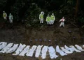 Suman más de mil muertos por deslave en Nepal