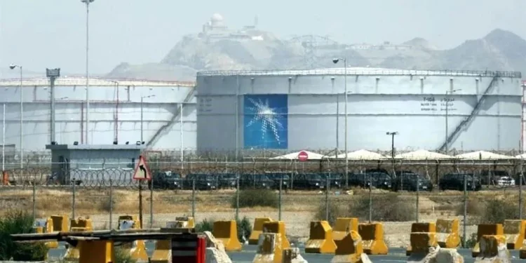 Producción de crudo de la OPEP se desploma por caída en Arabia Saudita