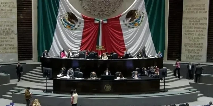 Oposición acusa fracaso en el T-MEC y política exterior en informe de Sheinbaum