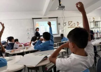 Tras fracaso en prueba PISA, vuelve libro de Matemáticas