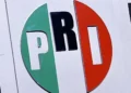 Cae empleado de oficina del PRI con montón de billetes