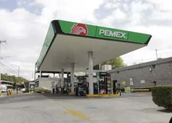 Frenan gasolinazo con golpe al erario