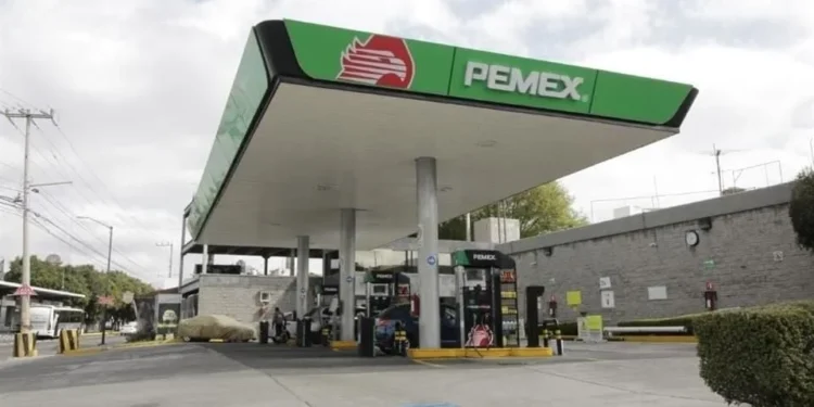 Pemex pierde más de 10 mil millones de pesos por topar precio de combustibles
