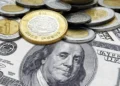 Arrecia depreciación del peso frente al dólar