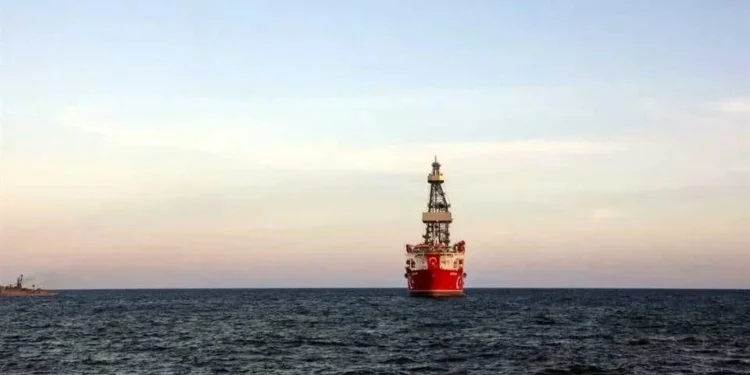 Precios del petróleo rondan mínimos de dos semanas ante una mayor oferta en el Golfo Pérsico