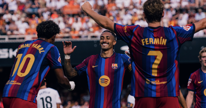 Son 17 goles en cuatro jornadas. Una cifra que explica el extraordinario momento ofensivo de un Barcelona que volvió a exhibir todo su potencial en Mestalla.