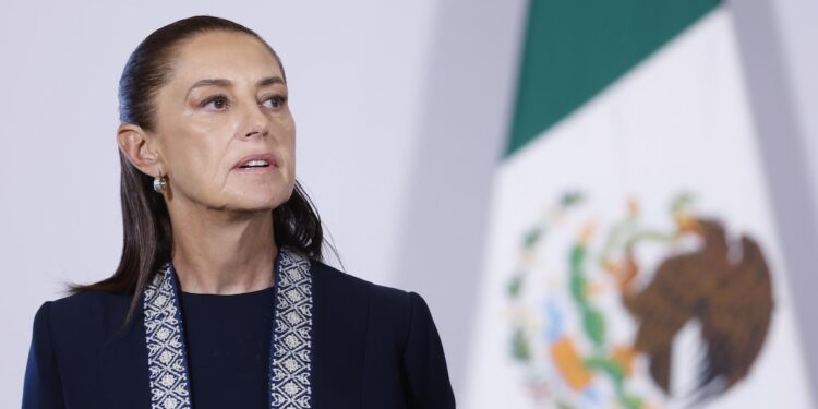 Claudia Sheinbaum condena feminicidios y alista ley para homologar su investigación