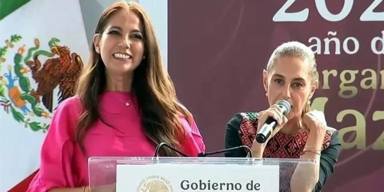 Durante un acto oficial por su Segundo Informe de Gobierno, la presidenta exigió respeto para la panista Libia Dennise García Muñoz Ledo