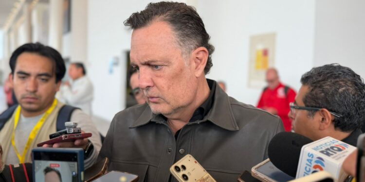 Disminuyen apagones en Querétaro tras reunión de Kuri con directora de CFE