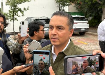 Intervención del Tren Méx-Qro en calle Invierno incluirá un paso subterráneo: Eric Gudiño