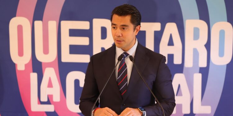 Felifer Macías iniciará difusión de su segundo informe de gobierno en Querétaro
