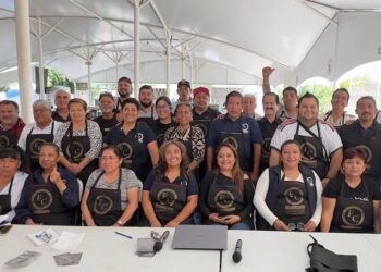 Prevén participación de 500 comerciantes durante fiestas patrias en Querétaro