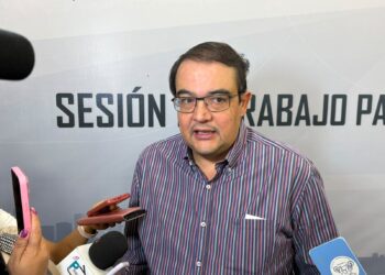 Va Tania Ruiz en San Juan del Río, asegura Memo Vega