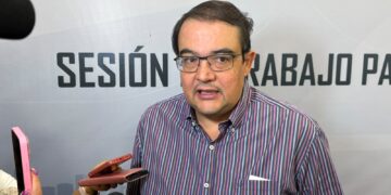 Va Tania Ruiz en San Juan del Río, asegura Memo Vega