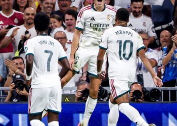 Mbappé lidera al Madrid ante un Rayo que despertó al Bernabéu