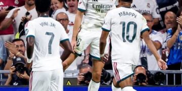 Mbappé lidera al Madrid ante un Rayo que despertó al Bernabéu