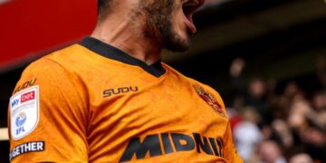 Un gol de Raúl Jiménez al 90 da el triunfo a los Wolves