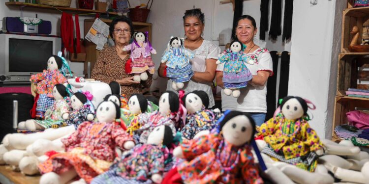 Corregidora abre más de 400 espacios para artesanos locales