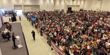 “Bienvenida presidenta, esperamos que el tráfico queretano la haya recibido como a miles de queretanos”: Laura Ballesteros