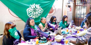 Invitan a mujeres a involucrarse en espacios donde se deciden sus derechos: 28S