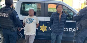 Detenidos dos masculinos tras reñir en la colonia Parque Santiago