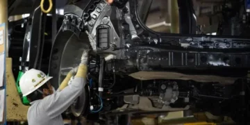 Pierde fuerza actividad económica en agosto; avanza 0.14%