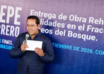 Entregan rehabilitación de vialidades en Paseos del Bosque, Corregidora