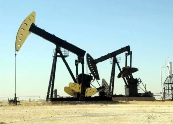 Sube crudo WTI más de 4% y supera los 100 dólares