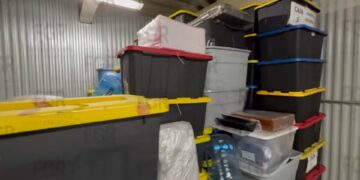 Encuentran en bodega de Farías Laguna armas y documentos