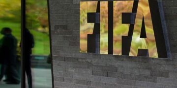 UEFA y la Concacaf exigen 2 mil 100 mdd de las reservas de FIFA