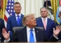 Propone Trump llamar ‘Estrecho de Trump’ a Ormuz