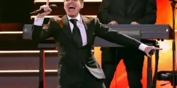 Emociona Luis Miguel con probable gira para 2027