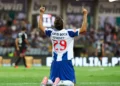 Santiago Giménez anota su primer gol con el Porto