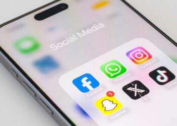 California prohíbe algoritmos y funciones adictivas en redes sociales para menores