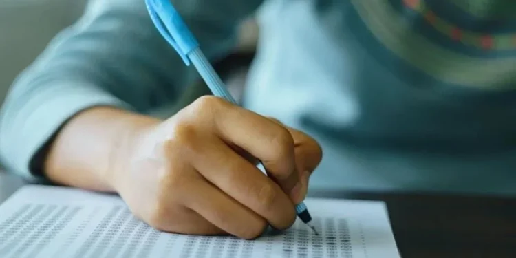 PAN exige admitir retroceso educativo tras prueba PISA; Bolaños niega fracaso