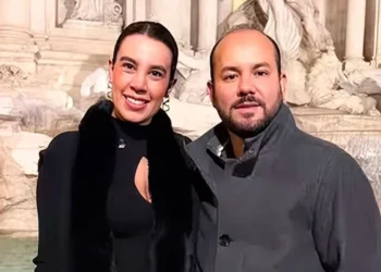 Declara novio de Secretaria ¡un auto!