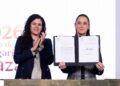 Firma Claudia decreto de nacionalidad única
