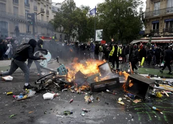 Dejan protestas contra altos costos caos y saqueo en Francia