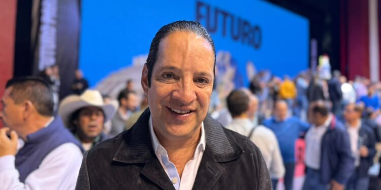 "Vamos a luchar juntos, nos van a ver juntos para refrendar Querétaro en el 2027", dijo el exgobernador.