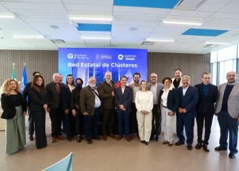 Encabeza Marco Del Prete firma de MOU para fortalecer los clústeres