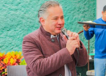 Pide Santiago Nieto contienda de altura