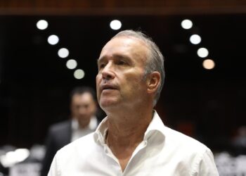 Renuncia Mario Calzada al PRI