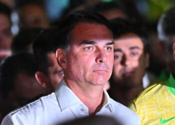 Reportan fuga de Flávio Bolsonaro a Estados Unidos