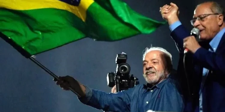 Bolsa de Sao Paulo se desploma casi 17% tras el triunfo de Lula da Silva