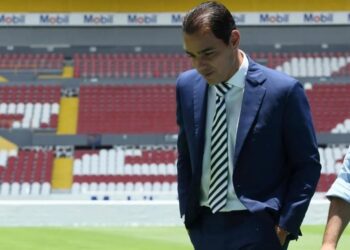 De ídolo a procesado: la caída de Omar Bravo