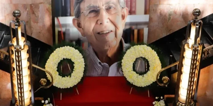 Rinden homenaje de cuerpo presente a Cuauhtémoc Cárdenas en Bellas Artes