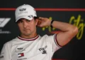 Se ausenta Checo con aficionados por enfermedad